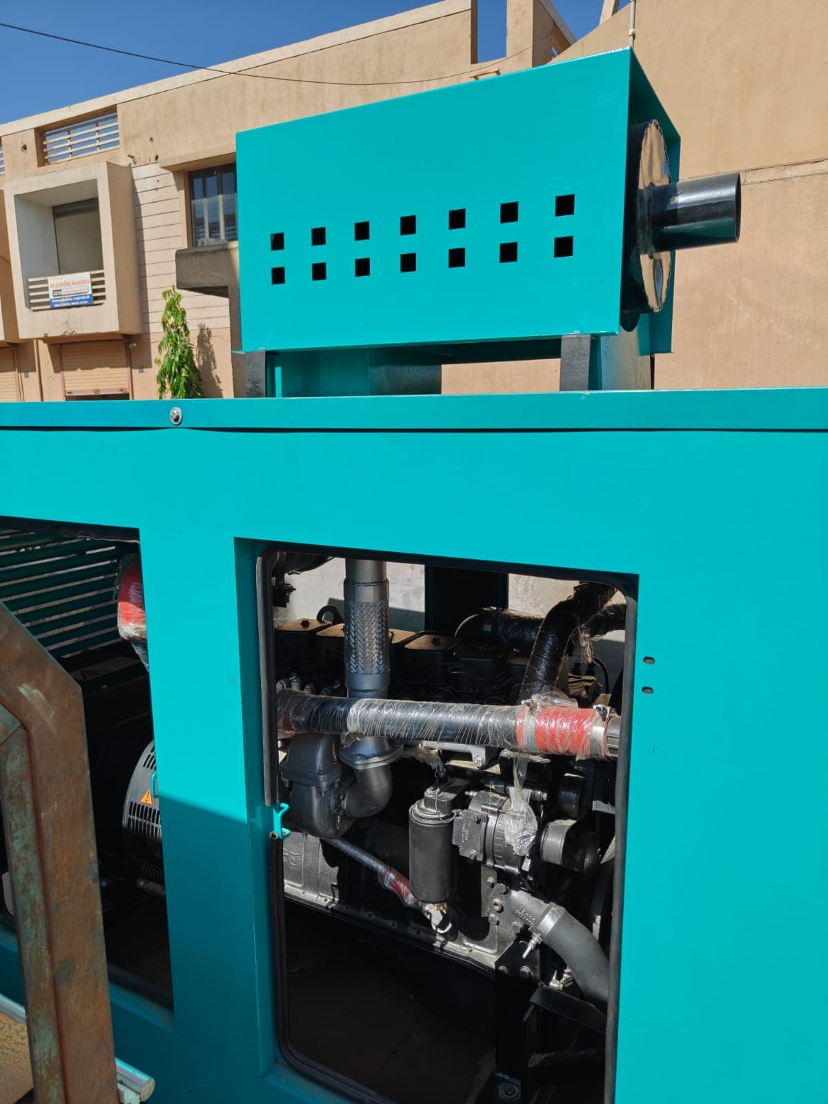 GENERATOR — photo 1